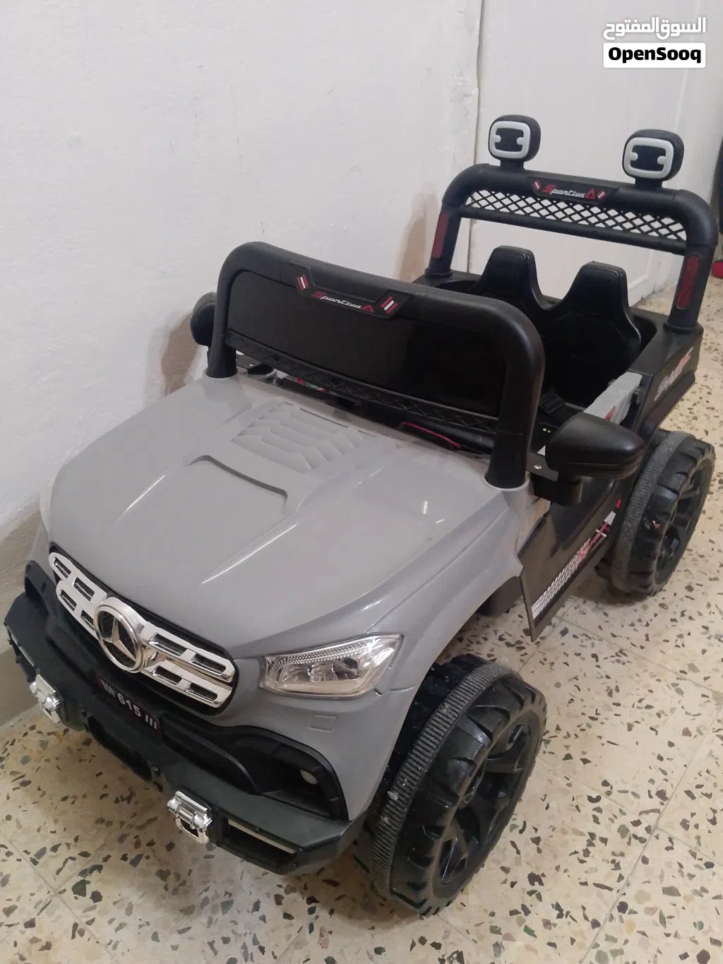 سياره اطفال كهربائيه للبيع