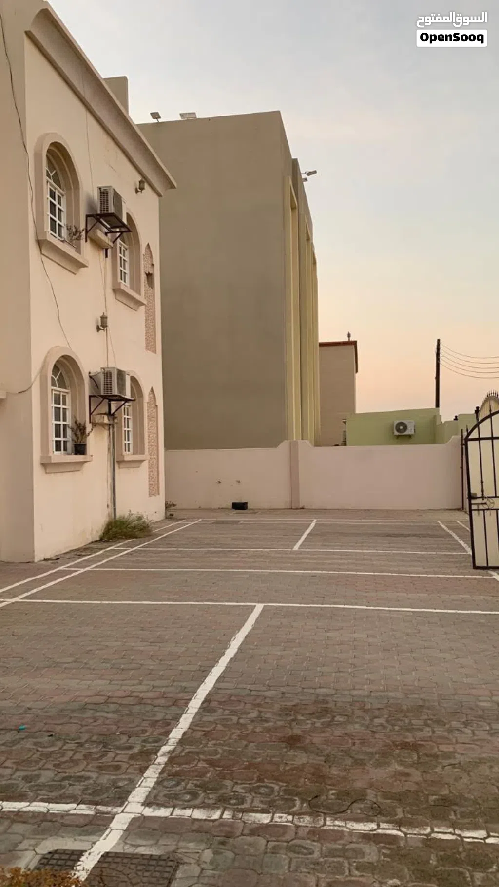 شقه في الملتقى