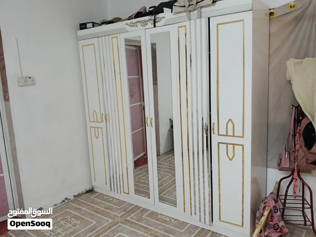 Bed/metres/4dor cabed/ dressing table
