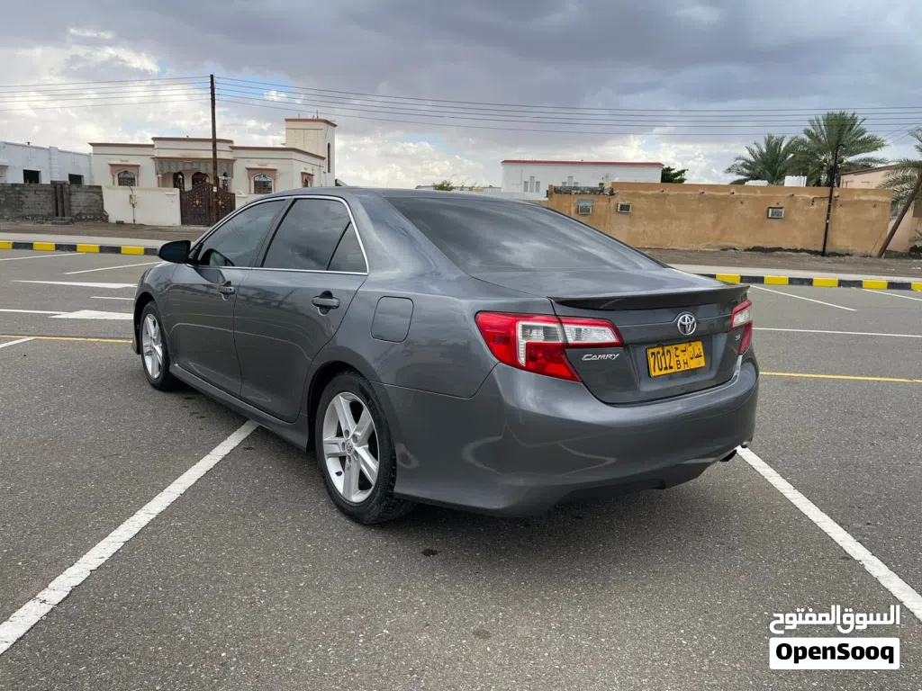 Toyota Camry SE