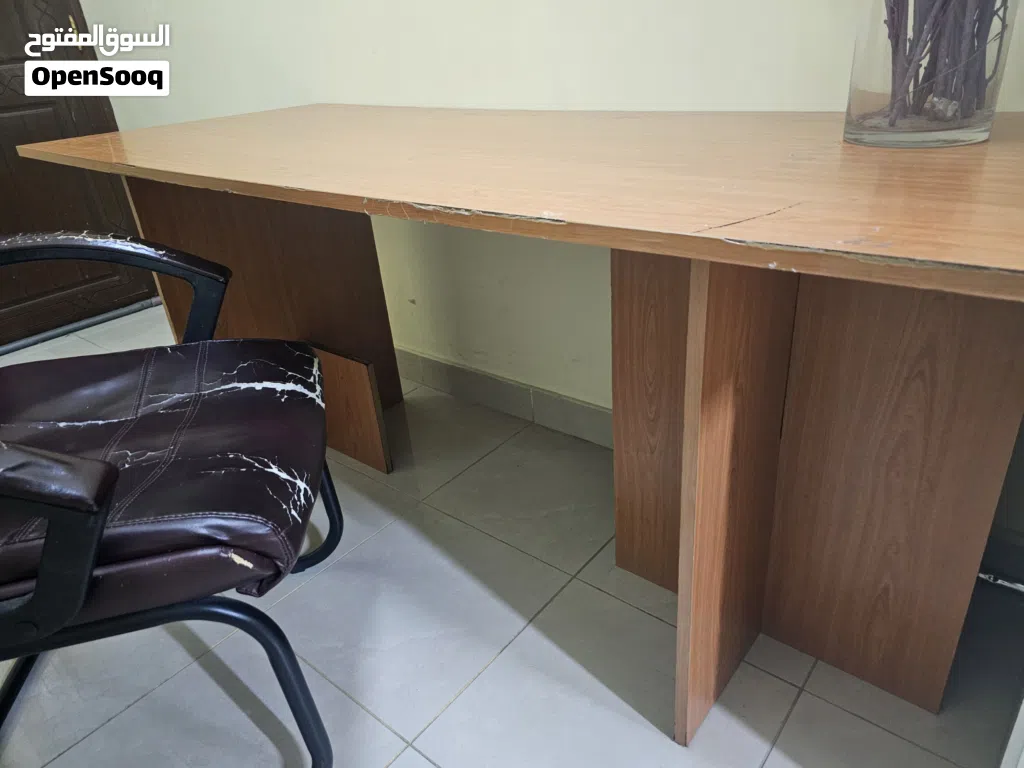 طولة و كرسي مكتبي - Table and office chair