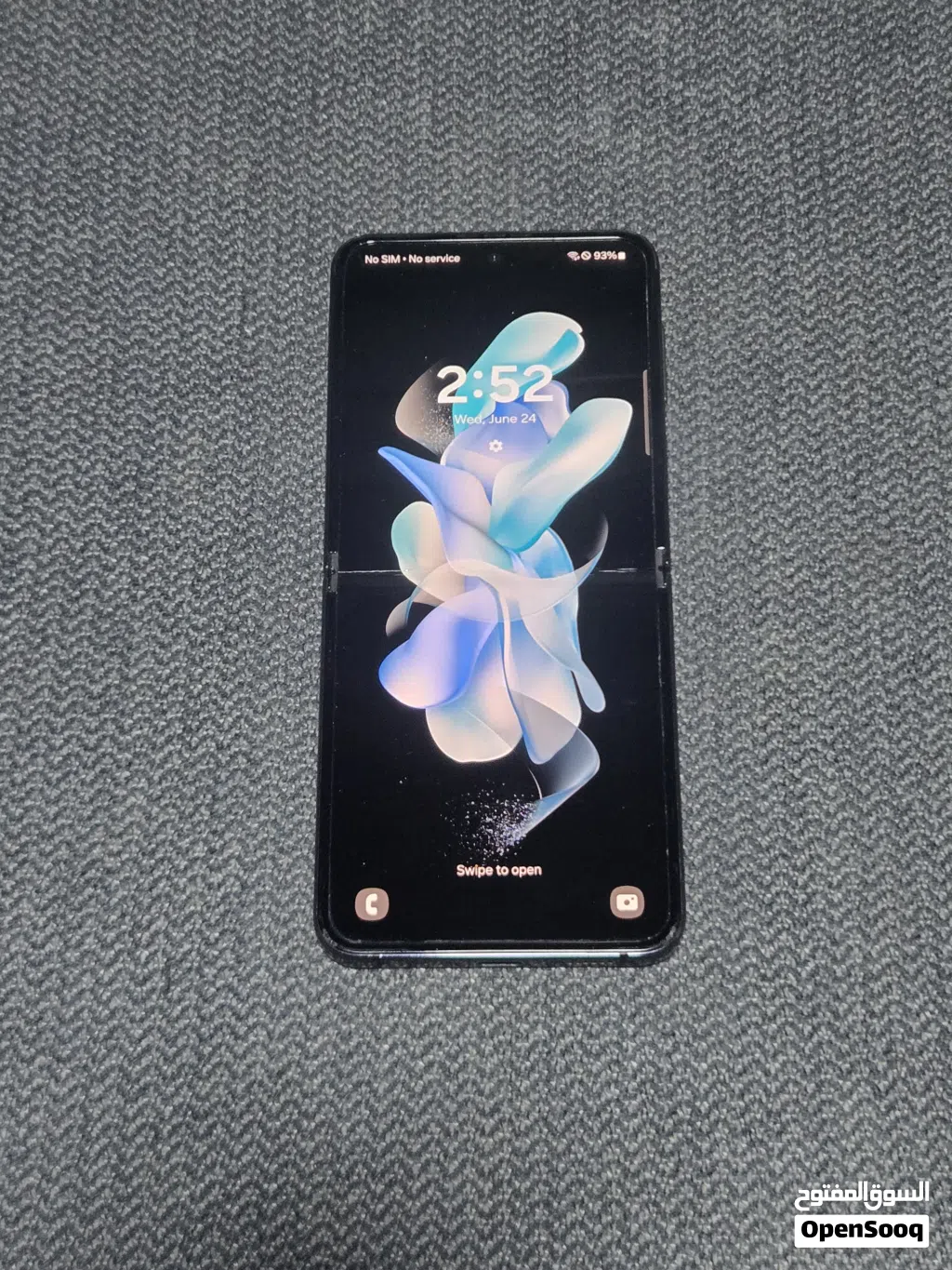 Samsung Galaxy Z Flip 4 - Gray 128GB سامسونج زد فليب 4 رمادي حالة جيدة جدا