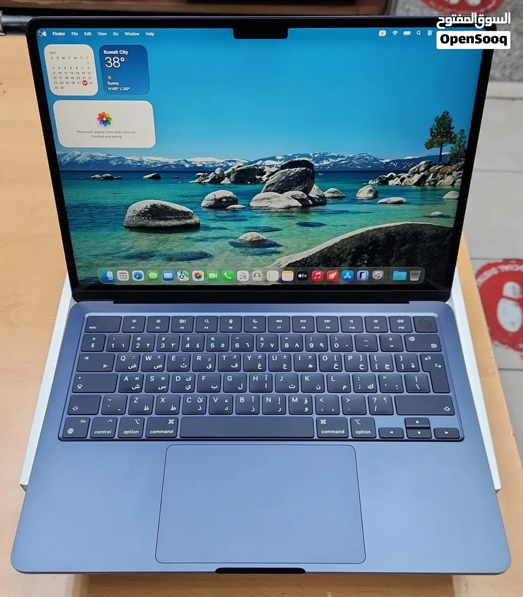 للبيع MacBook air m2/13inch/256GB ssd/16ram/ لون سما الليل كالجديد مع الكرتون