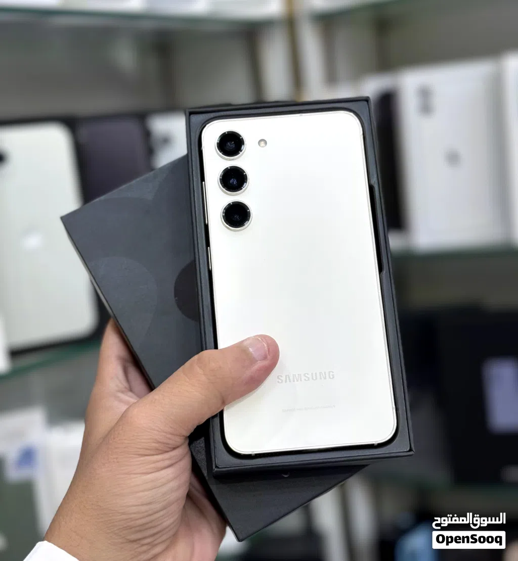 عرض خااص : Samsung S23 256gb هاتف نظيف جدا بحالة الوكالة بدون اي شموخ أو أعطال مع ضمان و ملحقات