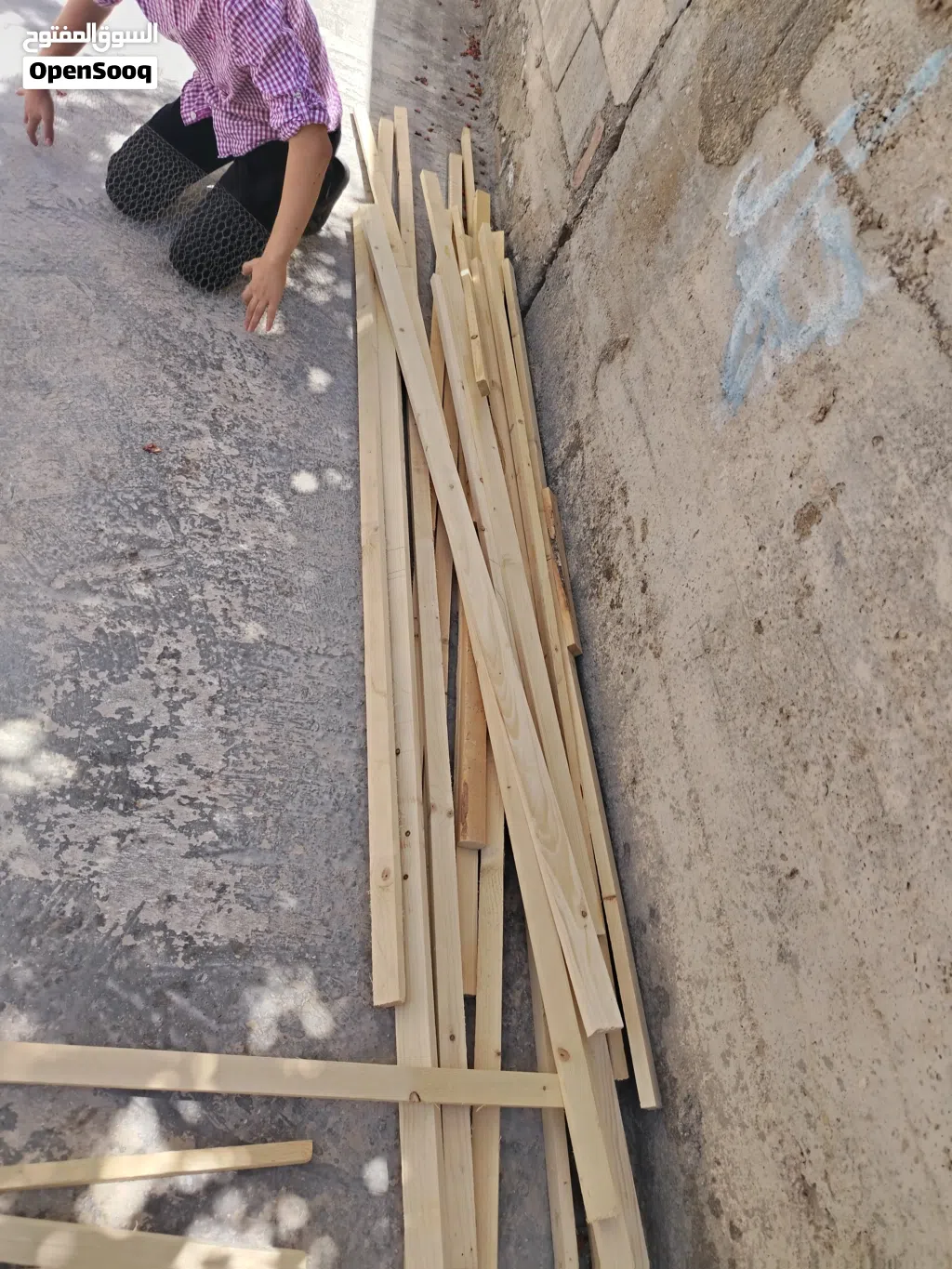 بيع خشب جاهز لعمل مطير دجاج أو حمام أو عصافير