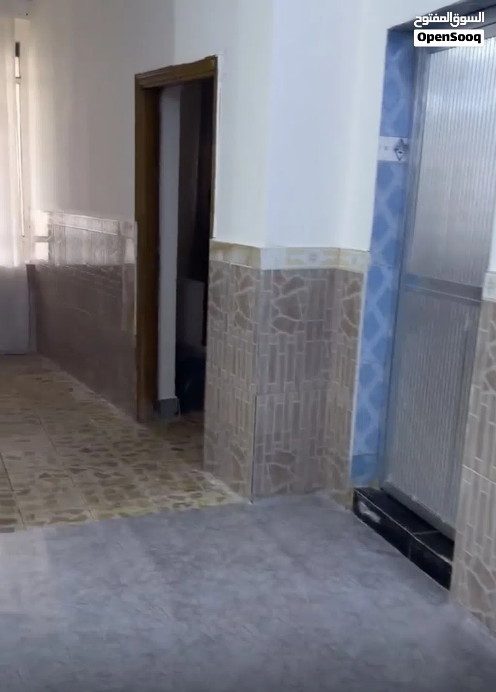 شقه في القبله حي المهندسين طابق اول نضيفه تحتوي ثنين غرف منام