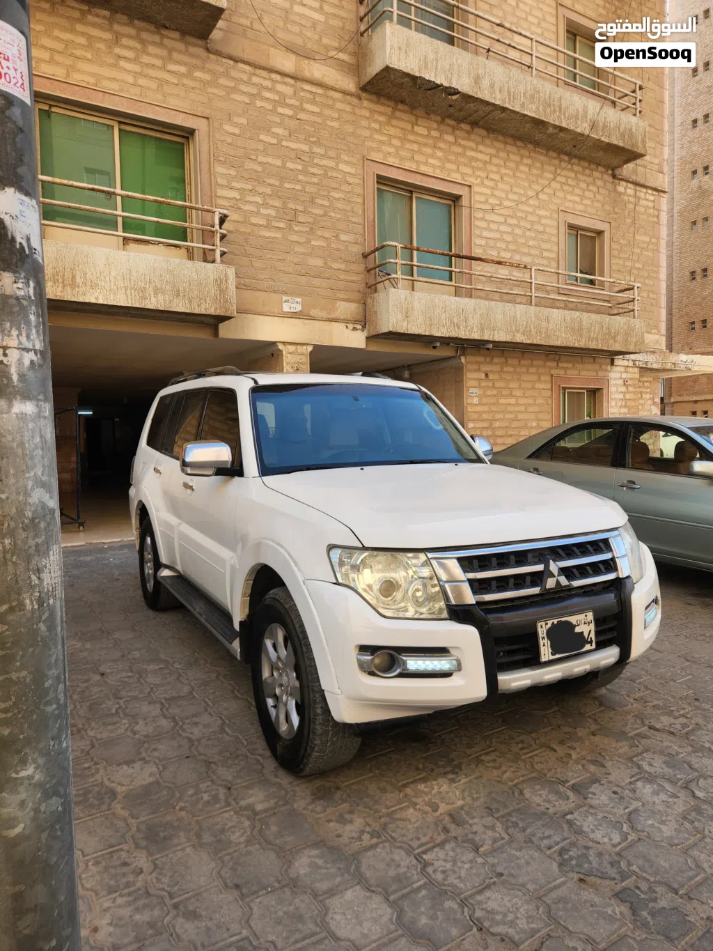 ميتسوبيشي باجيرو GLS
