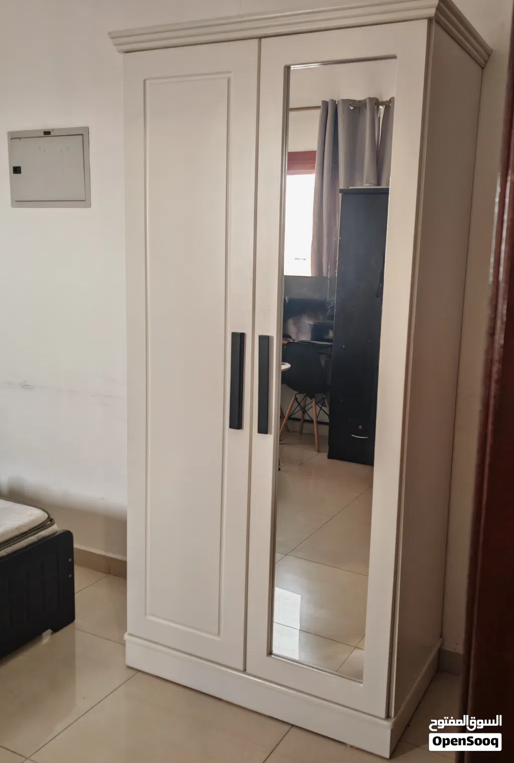 Wardrobe 2 doors with mirror .local made very strong heavy duty like new one month used only