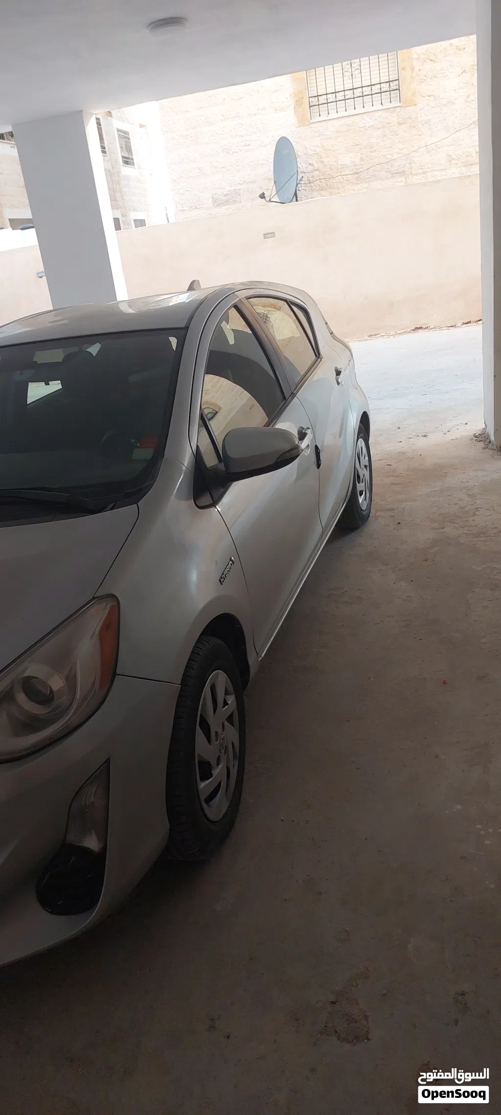 تويوتا بريوس Prius C