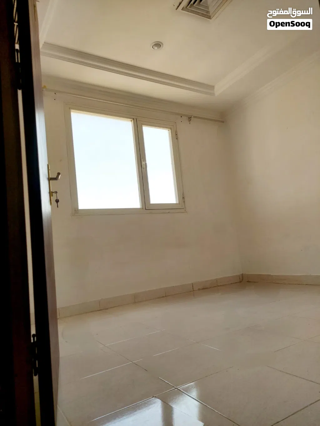 BIG ROOM FOR RENT AVAILABLE