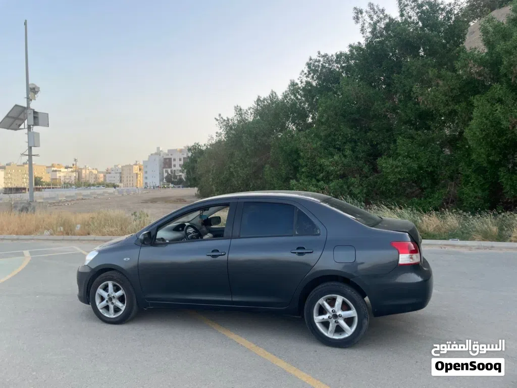 Toyota Yaris E