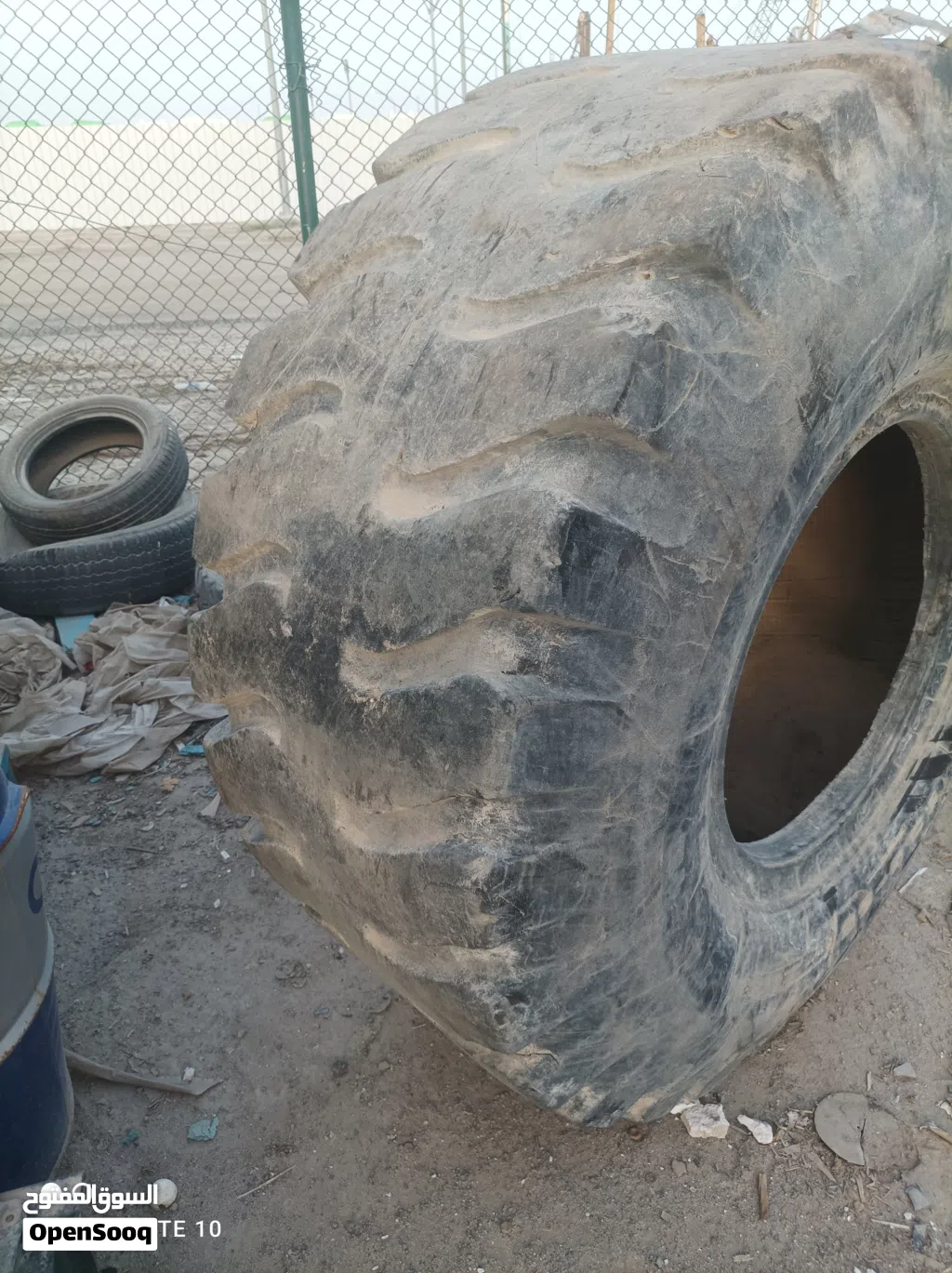 تاير لودر بحالة جيدة جداً