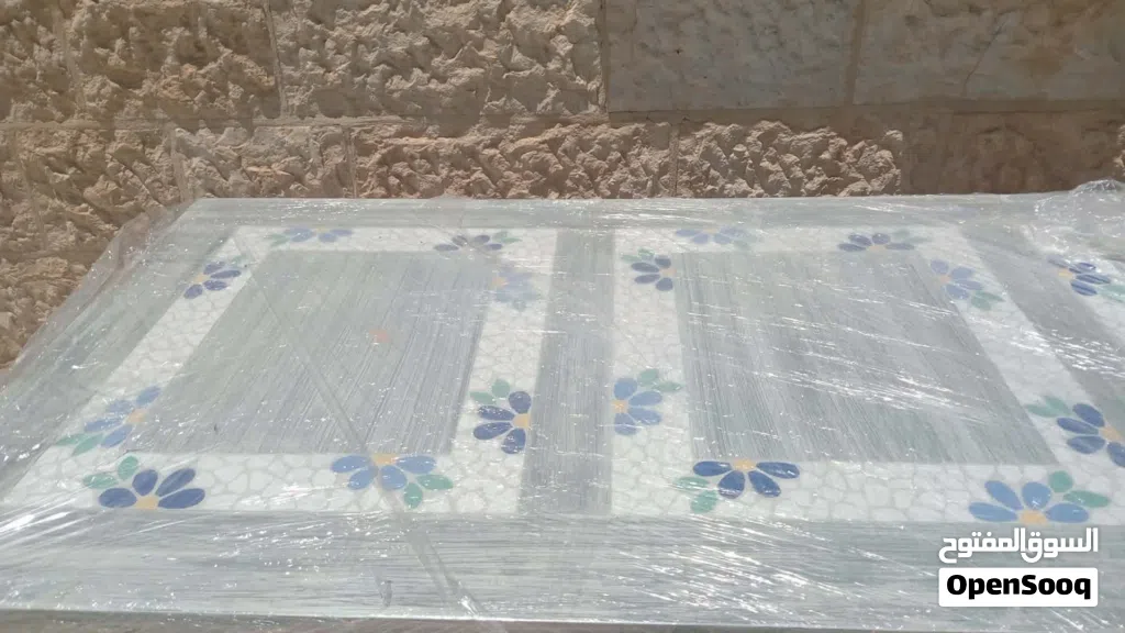 طاولة سفرة سيراميك شبه جديد