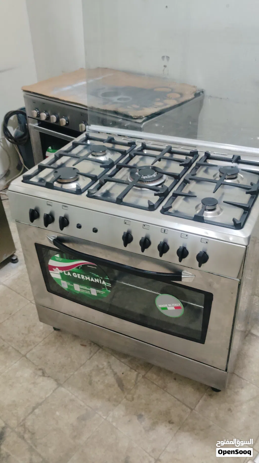نبيع طباخ 5 شعله لاجرمان ايطالي الصنع مقاس 60 في 90 بحاله ممتازه معا التوصل التشغيل والكفاله