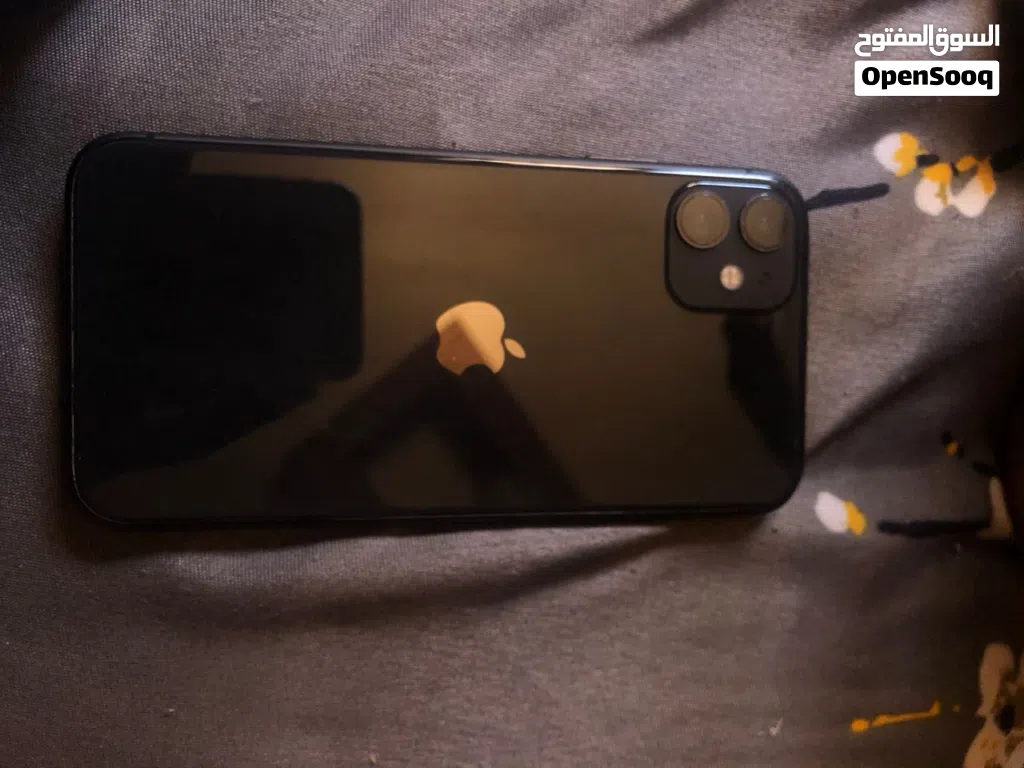 ايفون 11عادي نضيف ربي يبارك