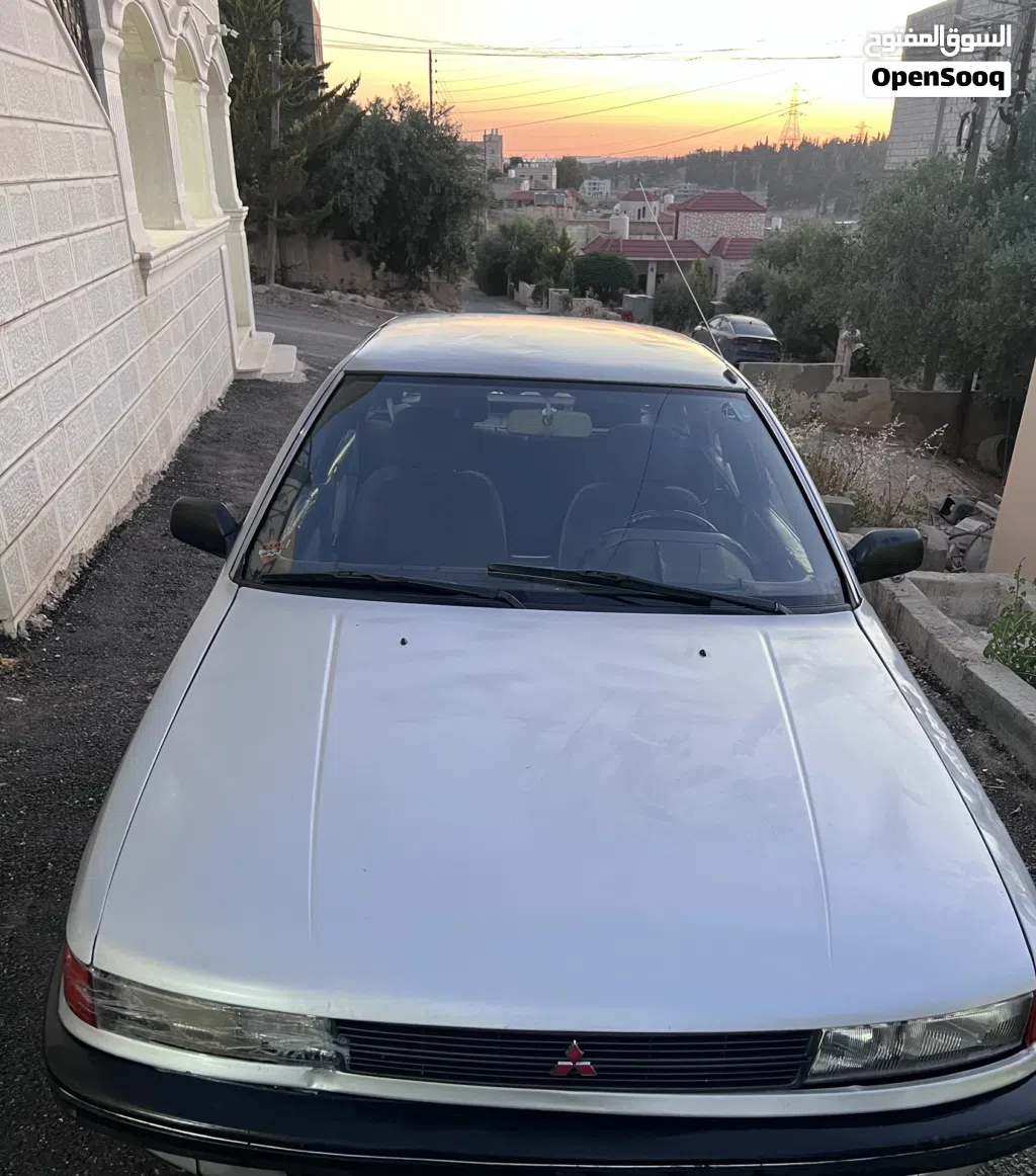 Mitsubishi Lancer ES