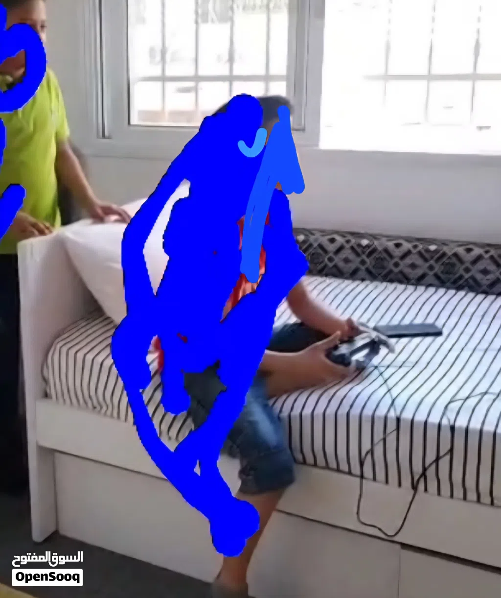 سرير للبيع