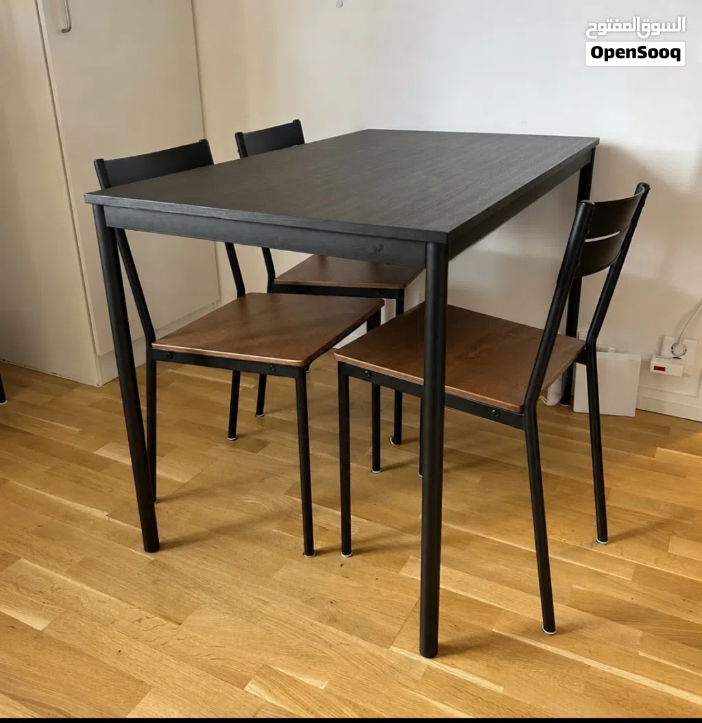 table with 3 chair ايكيا