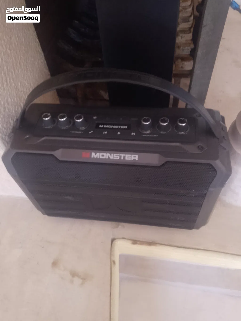 سماعة ومكبر صوت متكامل للحفلات والكاريوكي من Monster