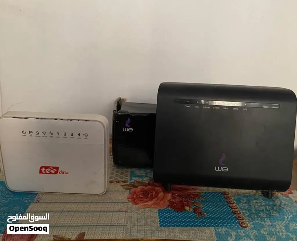للبيع راوترين إنترنت بحالة ممتاز