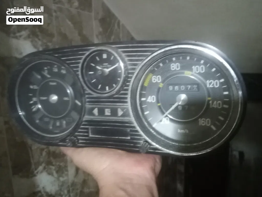 عدد مرسيدس كلاسيك للبيع في الزرقاء والسعر مناسب اقرا الوصف القطعه فخامة مش مصلح نهائي وكاله