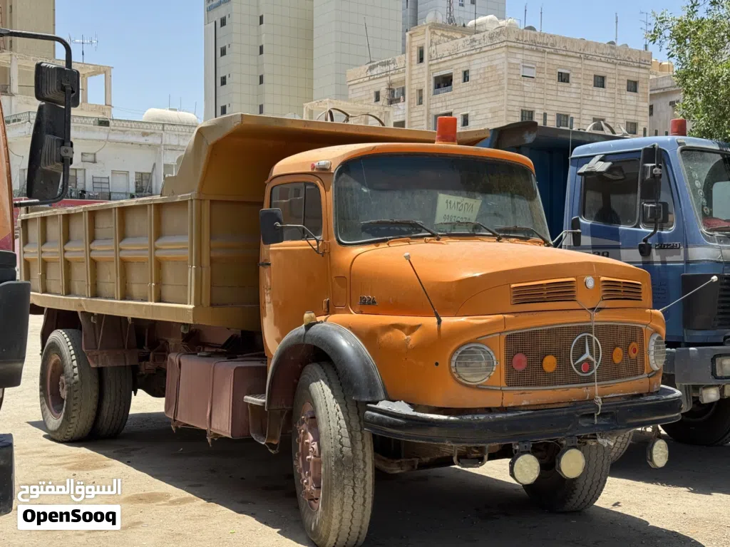 عايدي شد بلد وارد الكويت البشر موديل1981
