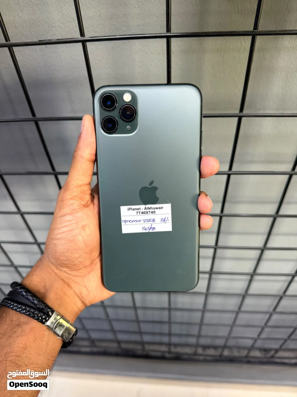 iPhone 11 Pro Max 256 GB Fine and excellent performance device