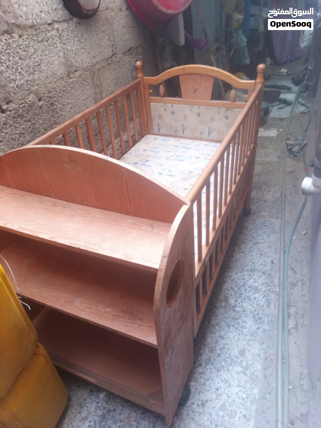 سرير اطفال