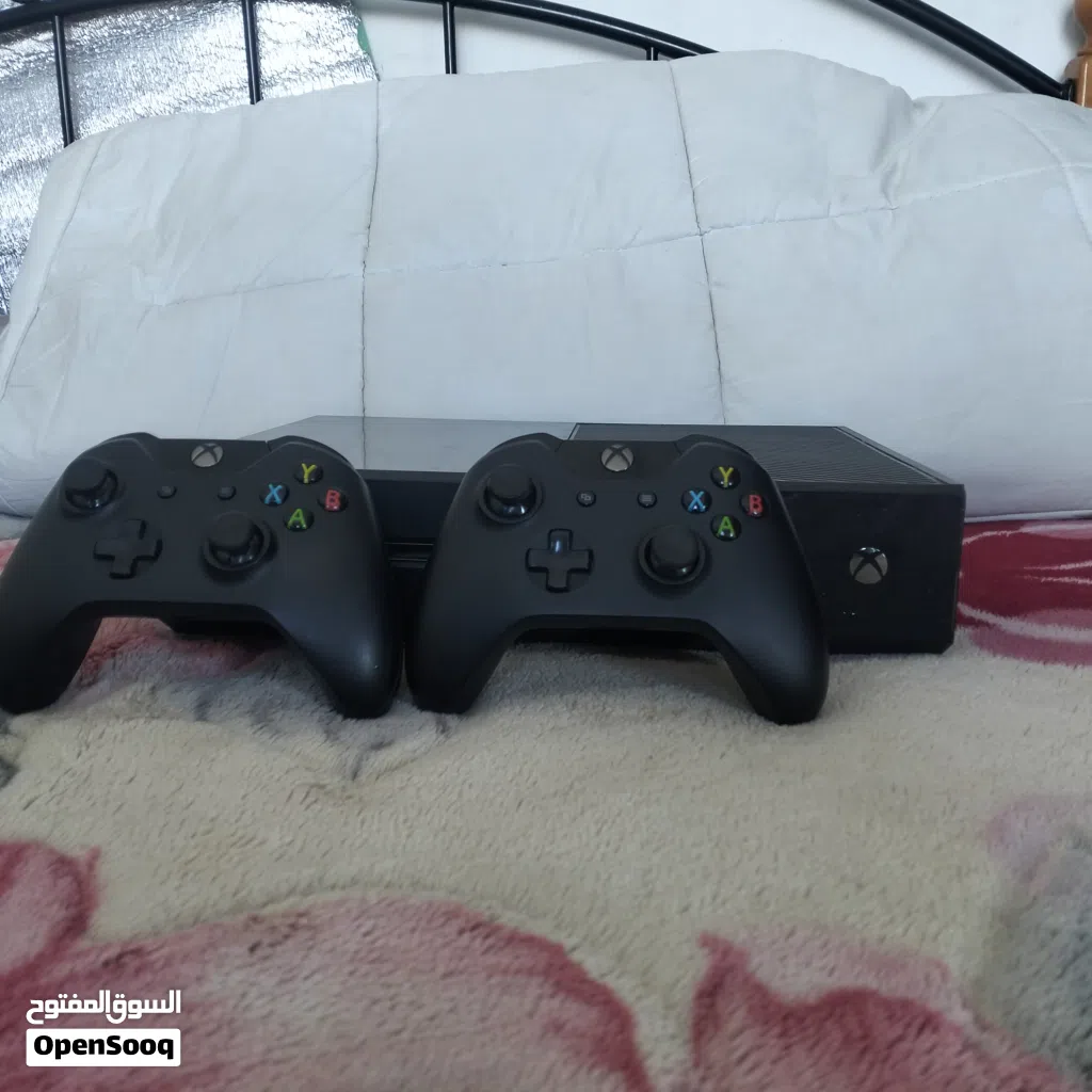 not very used rarely used xbox one with two controllers