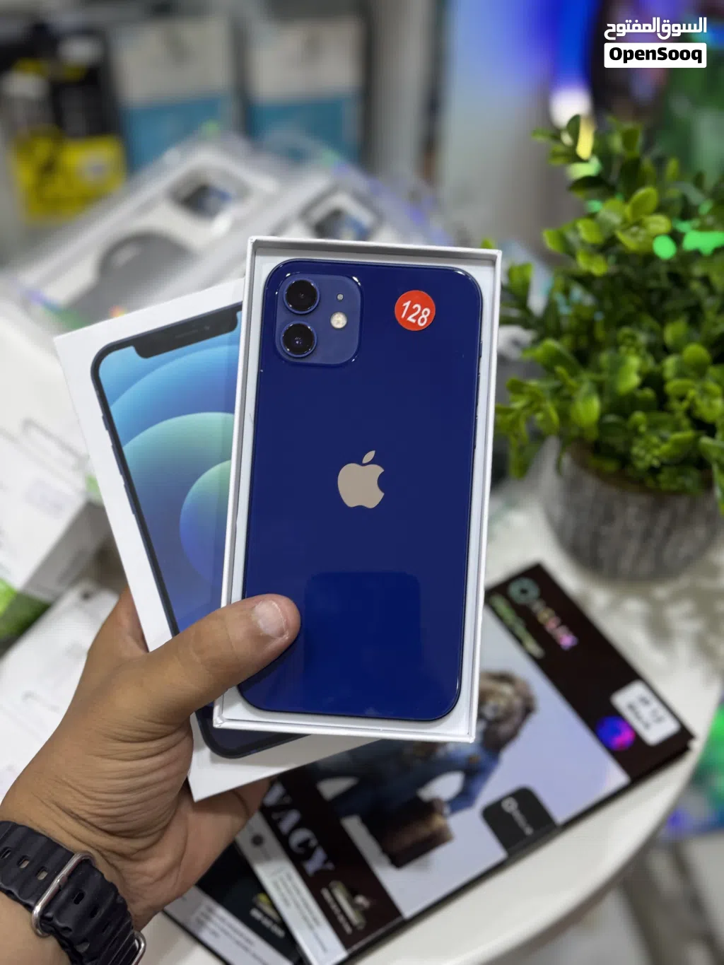 عرض خاص: iPhone 12 128gb هاتف نظيف جدا بحالة الوكالة بدون اي شموخ أو مشاكل مع ضمان و ملحقات بأقل سعر