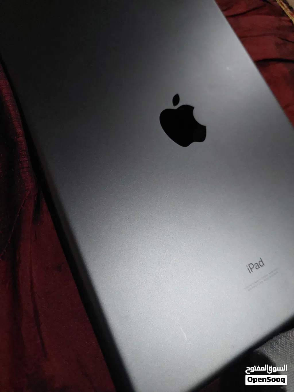 للبيع iPad 9 (الجيل التاسع) 64GB بحالة ممتازة