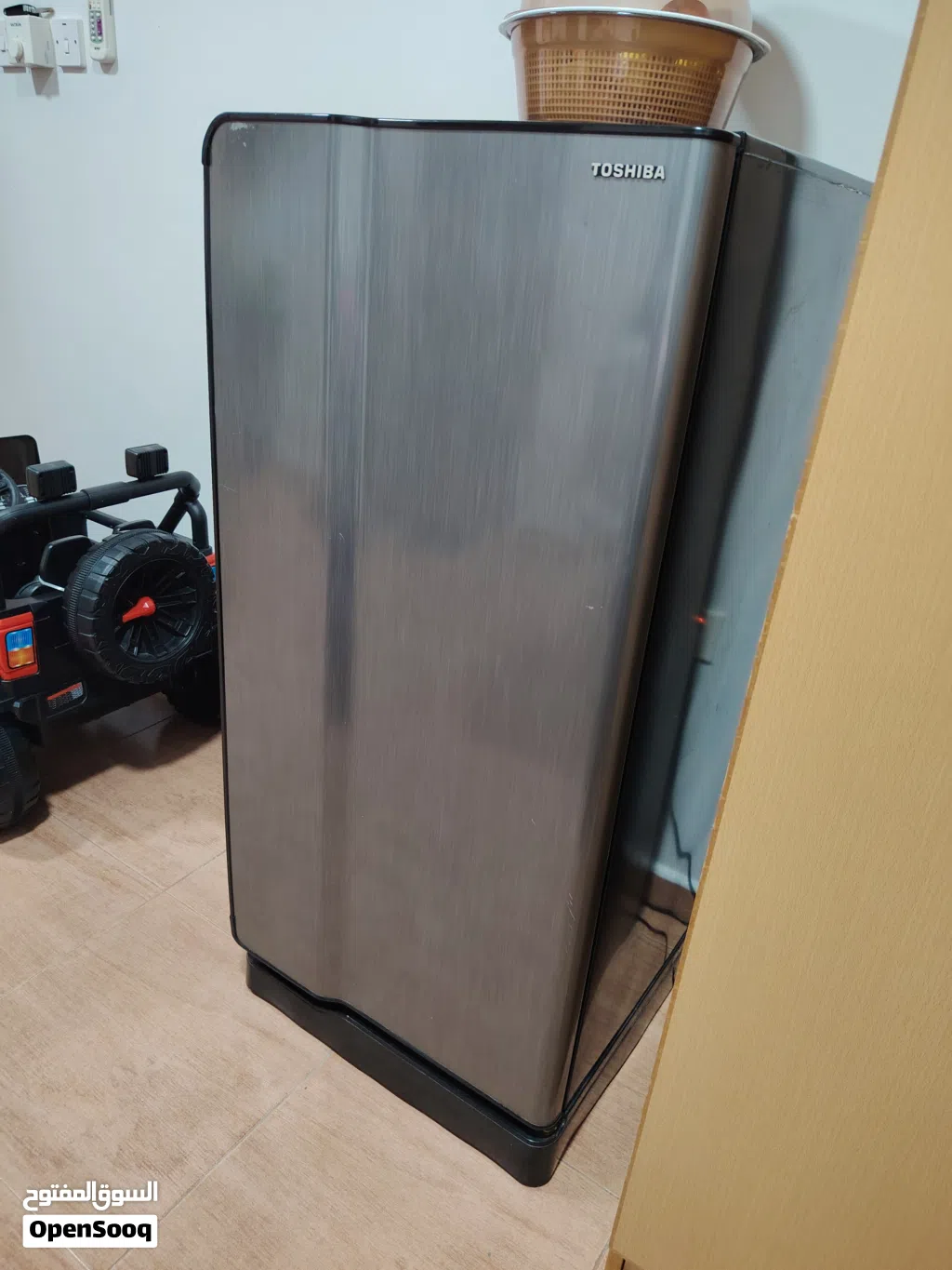 Refrigerator medium size