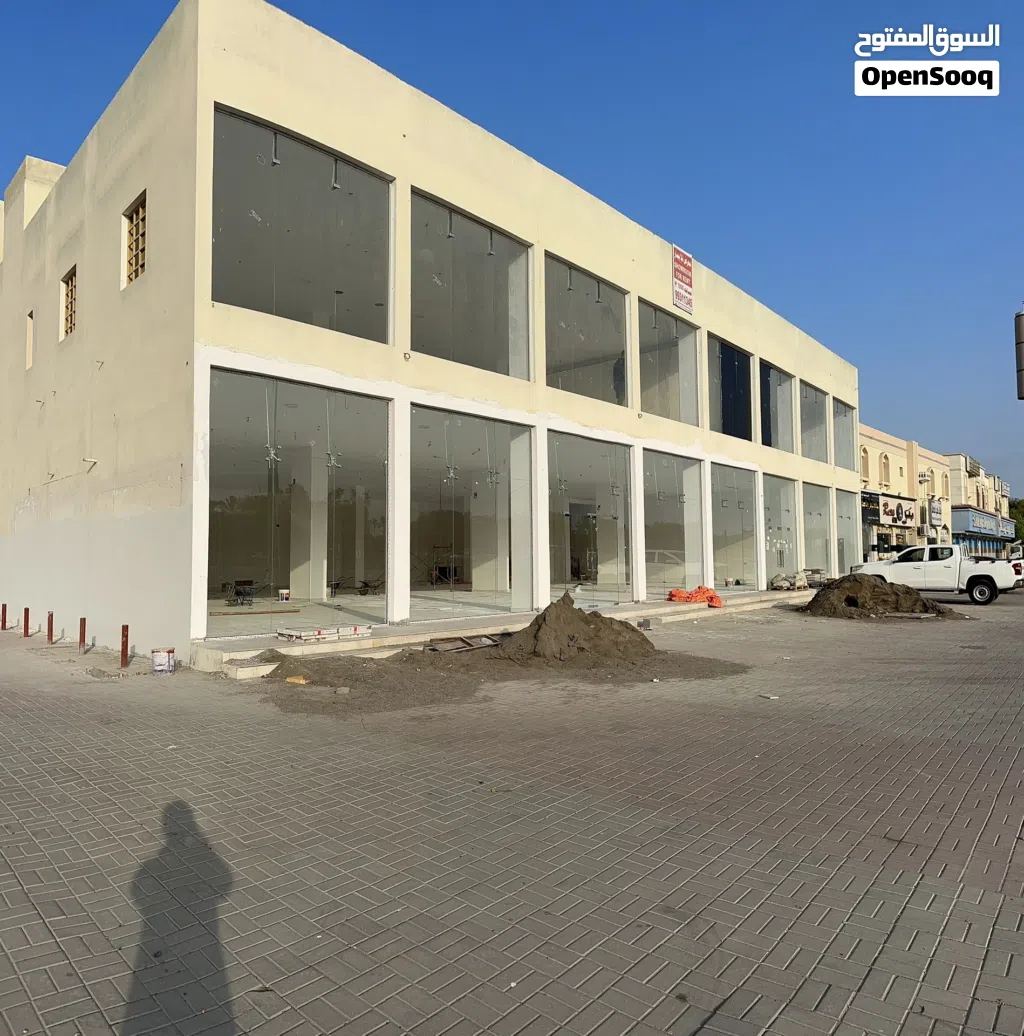 مبنى جاهز للإجار بالكامل معرض