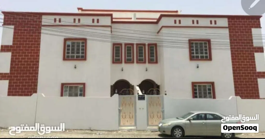 بناية من دورين بها 4 شقق للإيجار