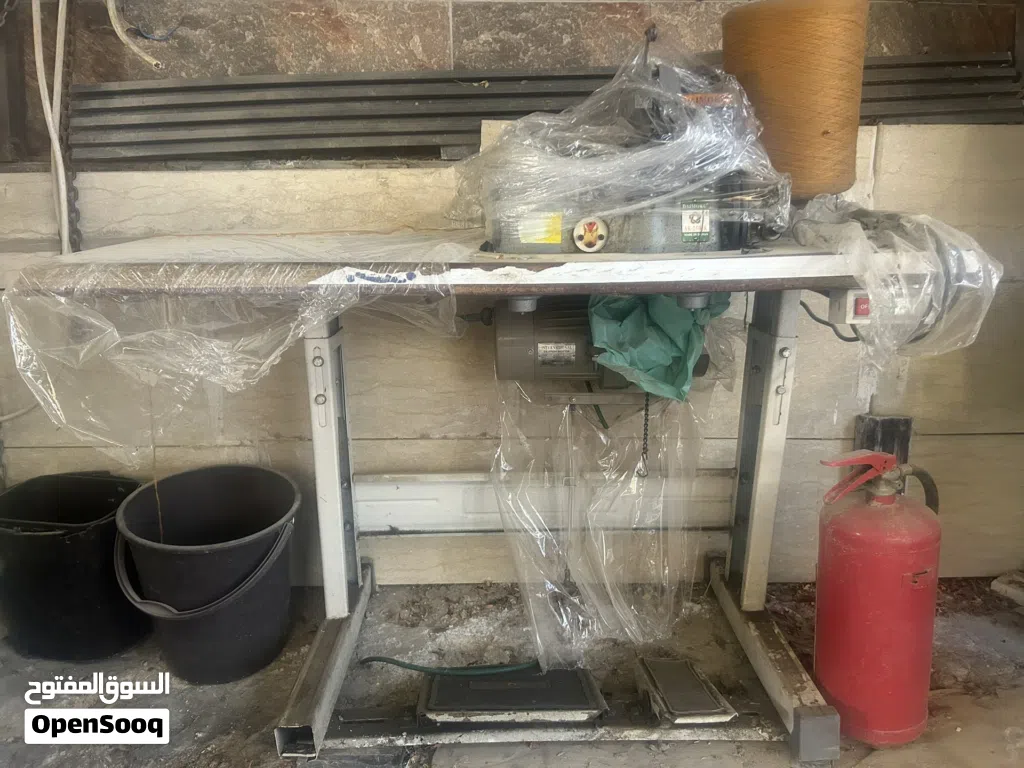 ماكينة خياطة