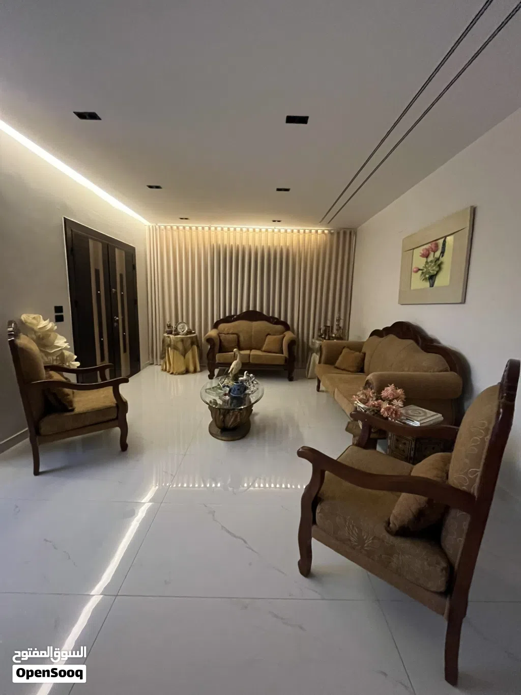 طقم كنب ضيوف كامل مكمل ب 200 دينار فقط لا غير، فرصة لا تعوض