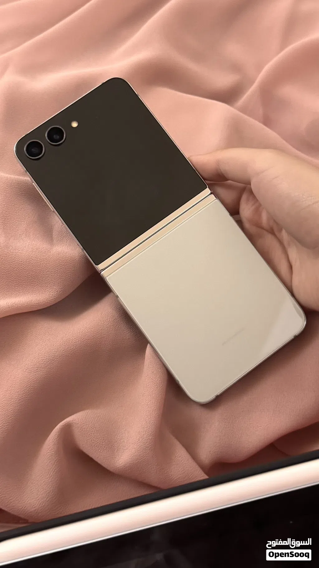 موبايل جالاكسي z flip 5 مستعمل شبه جديد نظيف جداً 512GB بلون mint
