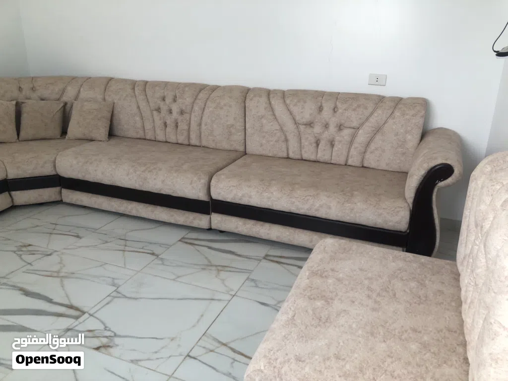 صالون 4*4 تقريبا