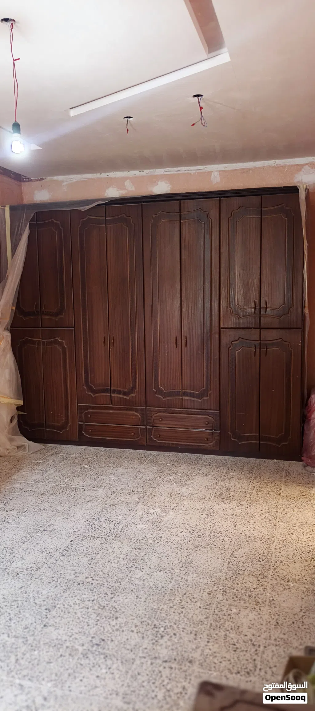 دولاب ملابس