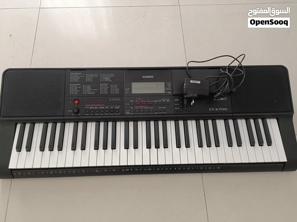 Yamaha C40 Guitar (With Case) + CASIO CT-X700 Keyboard For Sale (Altogether For 50 OMR)