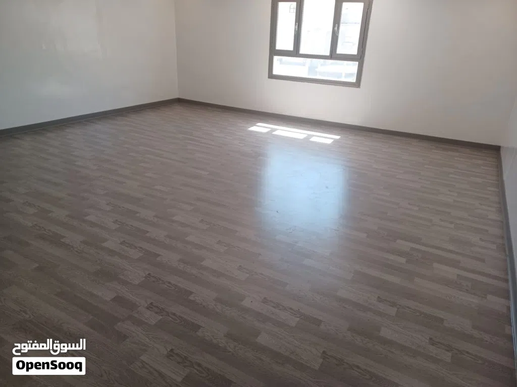 معلم باركيه خشب فني تركيب باركيه بلاستيك فني باركيه معلم باركيه شغل باركيه بلاستيك صنايعي باركيه