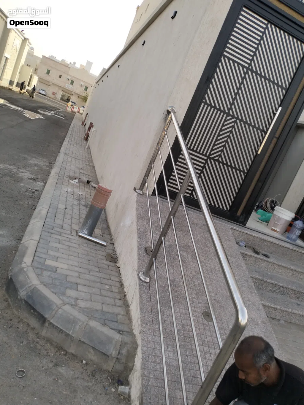 توريد وتركيب درابزينات الاستيل والسيكوريت بجميع اشكاله
