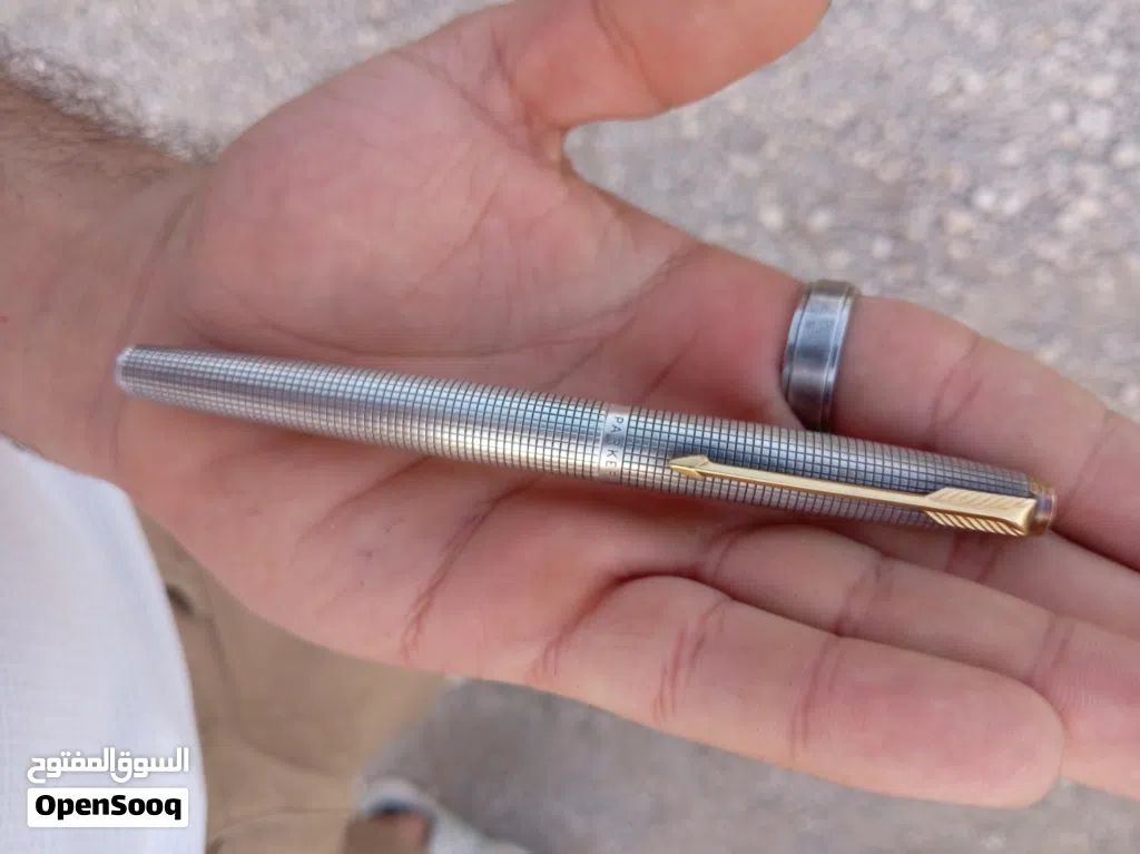 قلم باركر فضه وفي قطع ذهب