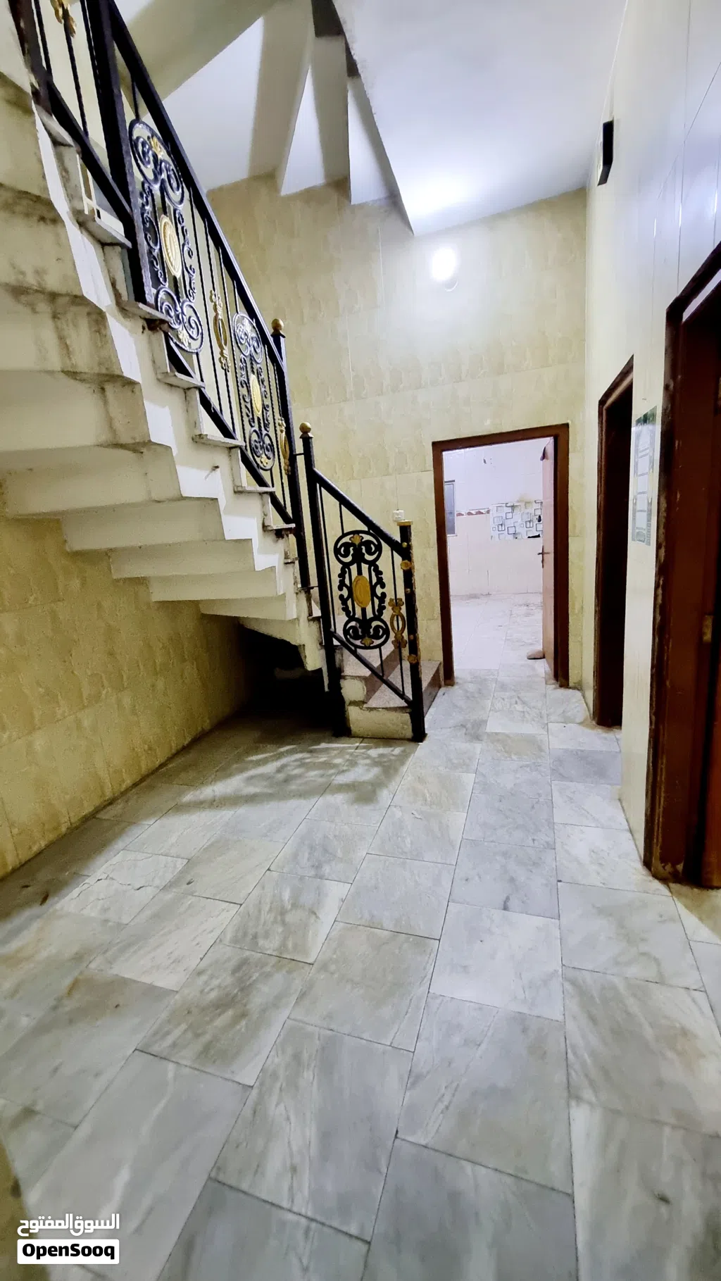 بيت طابقين للايجار في القبلة - حي الجامعة