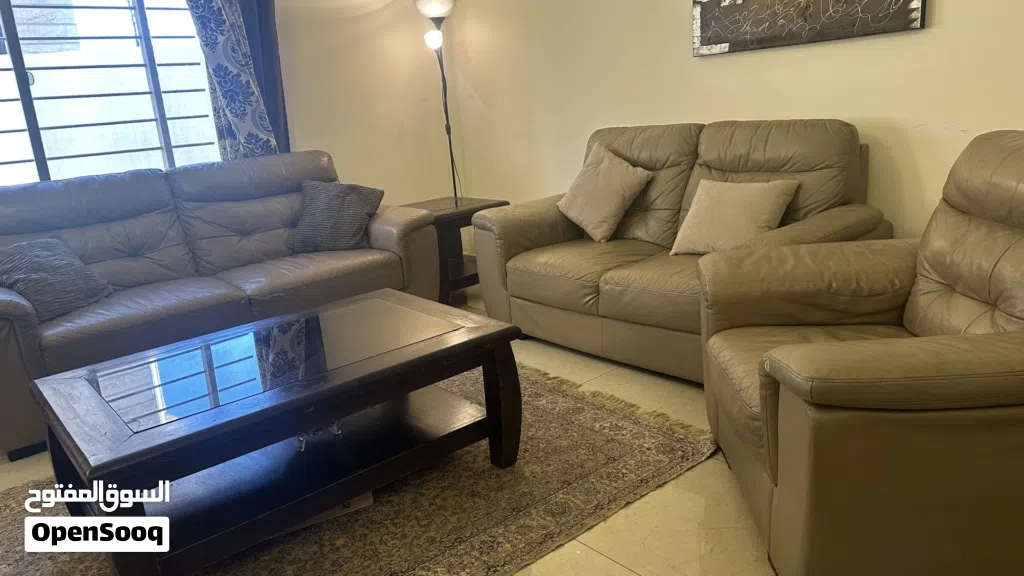 طقم كنب للبيع المستعجل بسعر لقطة مشحون من الامارات ثقيل جدا من (هوم سنتر دبي)