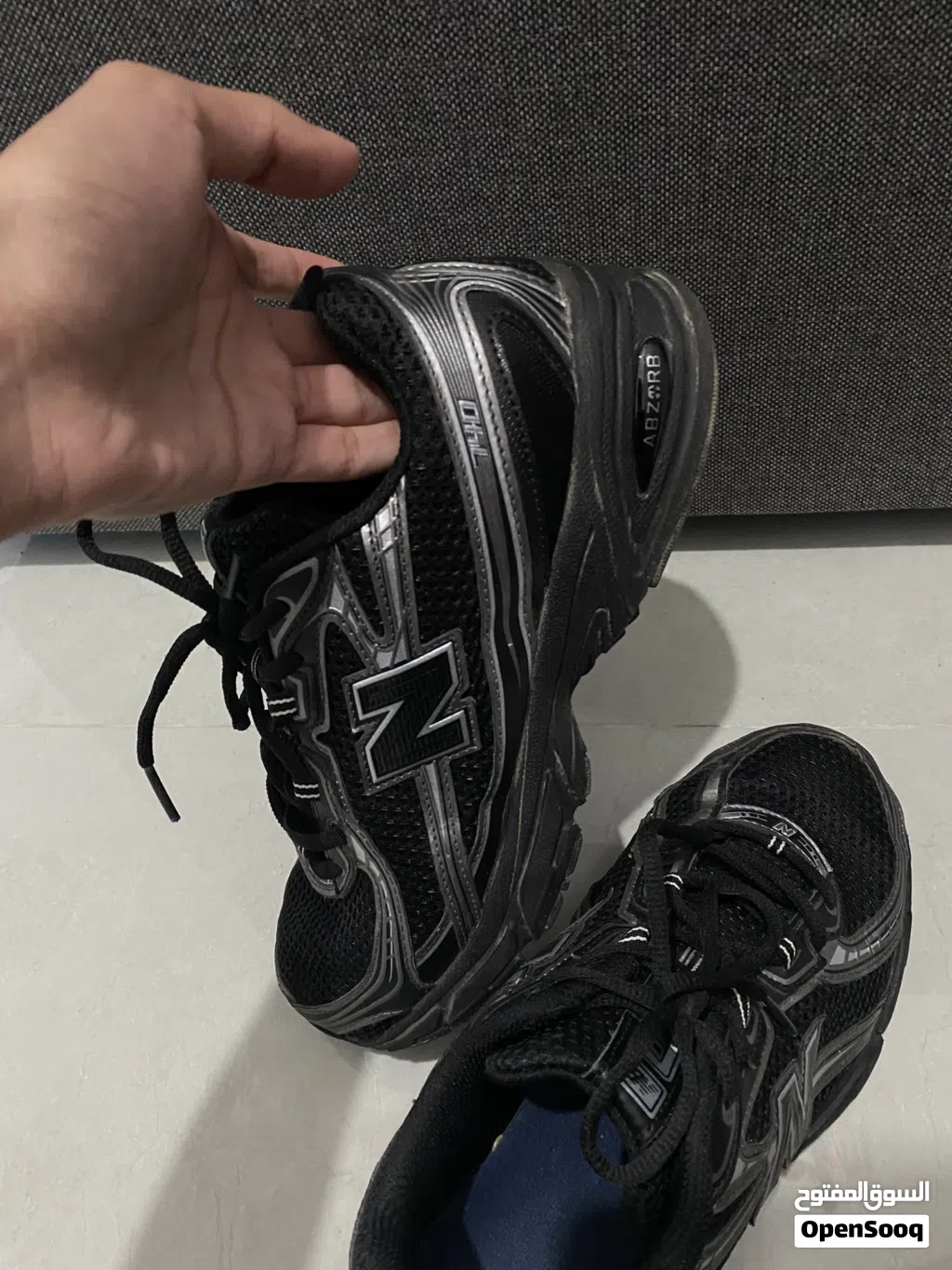 NEW BALANCE 740 Black sneakers