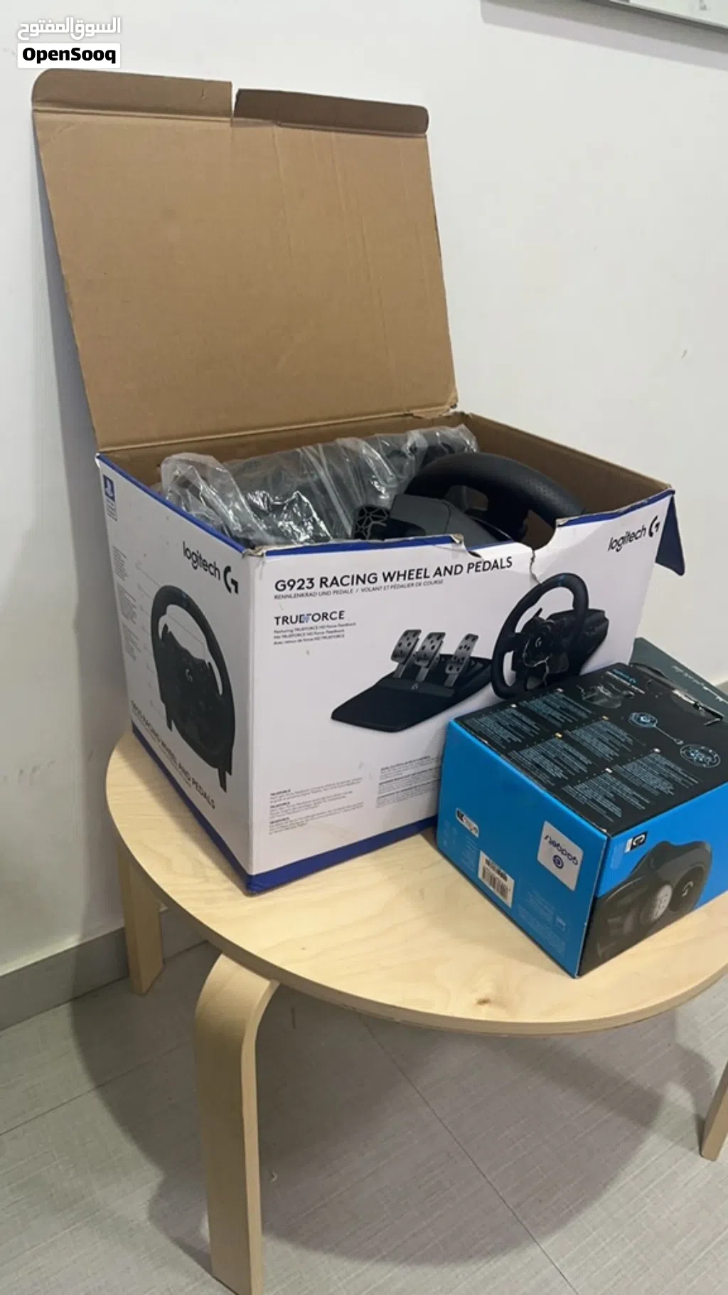 مقود Logitech g923