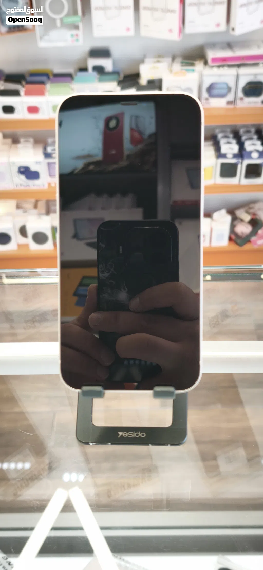 iphone 12 تخزين : 128g بطارية : 89% لون ابيض + بنفسجي وكالة الوكالة بسعر الحررررررق