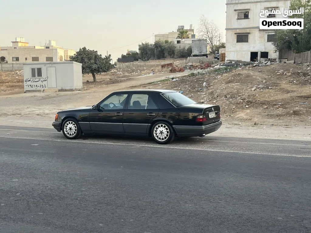 مرسيدس بنز الفئة-E E 200