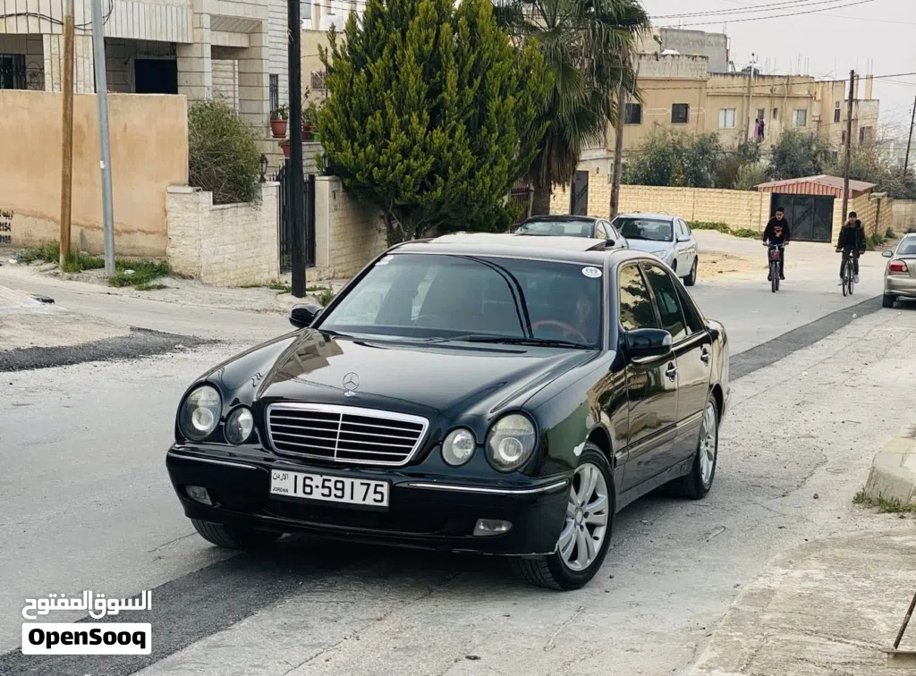 مرسيدس بنز الفئة-E E 200